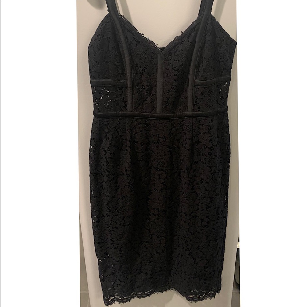 Express lace dress - Picture 3 of 4